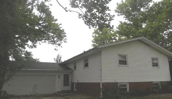 1224 Pine Ln, Auburn, IL 62615 