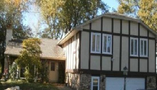 1815 Sunset Ave, Mchenry, IL 60050 