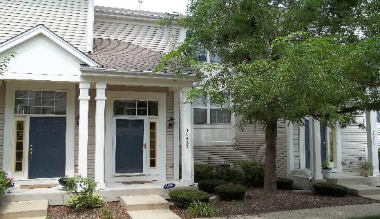 34325 North Barberry Road, Round Lake, IL 60073 