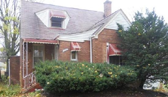 2251 S 19th St, Broadview, IL 60155 