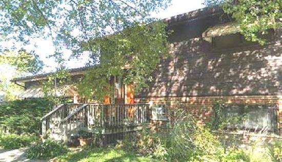 3212 West Hollywood Avenue, Chicago, IL 60659 