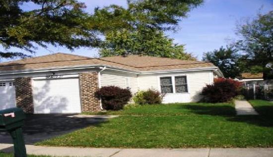 166 Golden Drive, Glendale Heights, IL 60139 