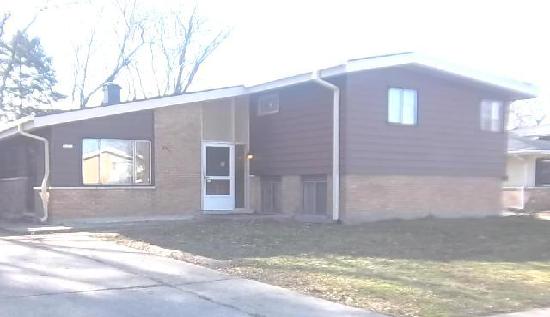 131 Westwood Dr, Park Forest, IL 60466 