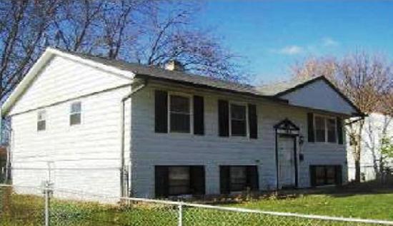 306 Mark Ln, Streamwood, IL 60107 
