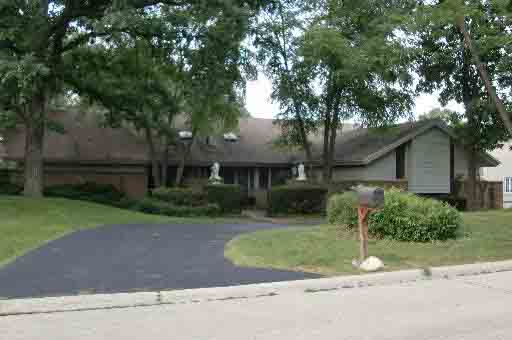 265 Lakewood Cir, Burr Ridge, IL 60527 