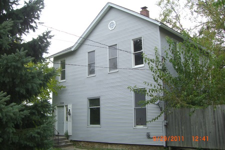 109 Pierce St, North Aurora, IL 60542 