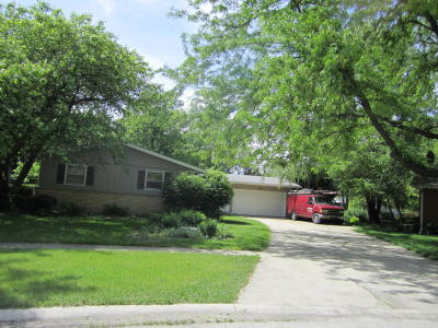 134 Locust St, Oswego, IL 60543 