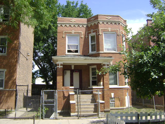 4050 Crystal St, Chicago, IL 60651 