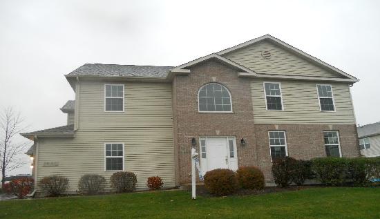 293 Bent Grass Circle Unit A, Dekalb, IL 60115 