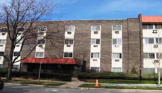 4700 West Old Orchard #111, Skokie, IL 60076 