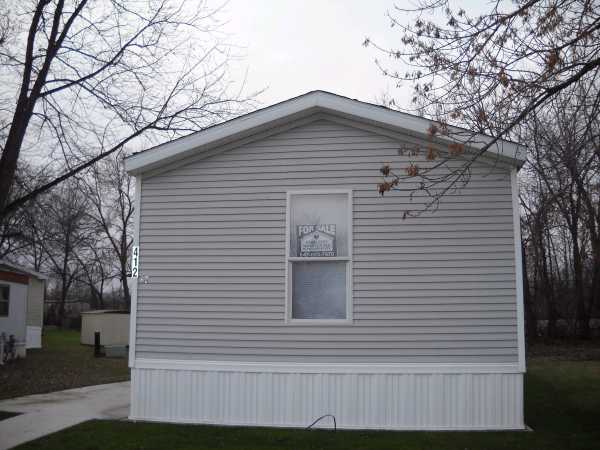 412 Betty, Park City, IL 60085 