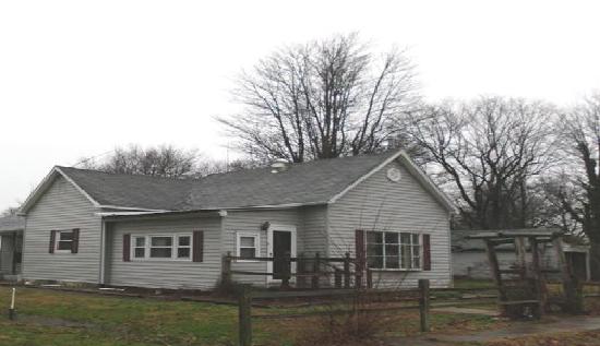 105 Church Street, Cisne, IL 62823 