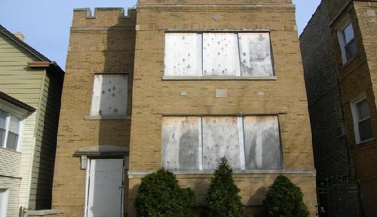3909 North Kimball Avenue, Chicago, IL 60618 
