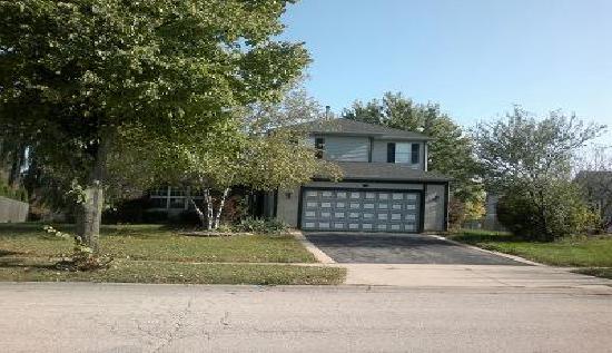 611 Glacier Parkway, Algonquin, IL 60102 