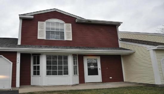 752 Nantucket Way, Island Lake, IL 60042 