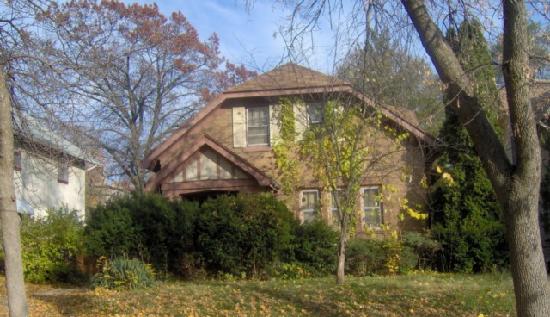 208 S London, Rockford, IL 61104 