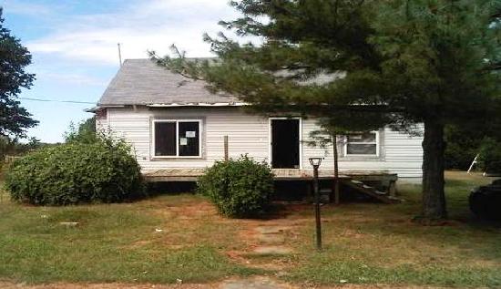 205s Mulberry St, Farina, IL 62838 