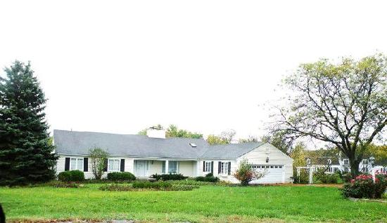 1543 Durham Drive, Inverness, IL 60067 