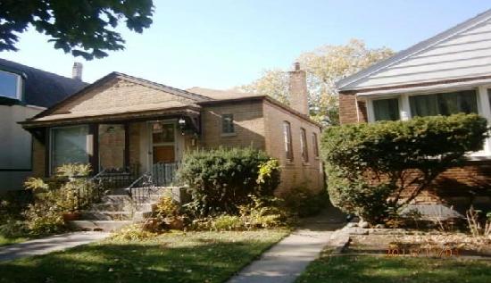 5036 North Kenneth Avenue, Chicago, IL 60630 