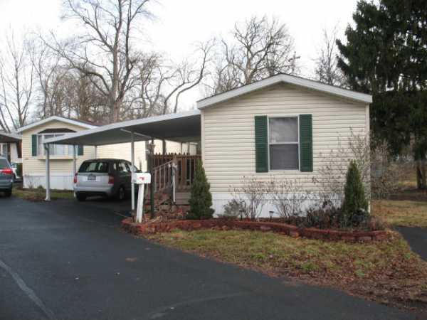 218 Dewey St, Urbana, IL 61801 