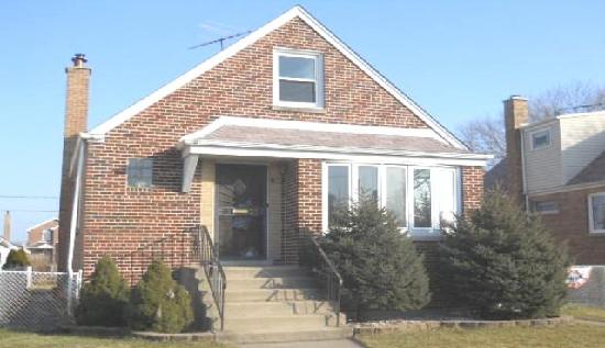 5855 South Neva Aven, Chicago, IL 60638 