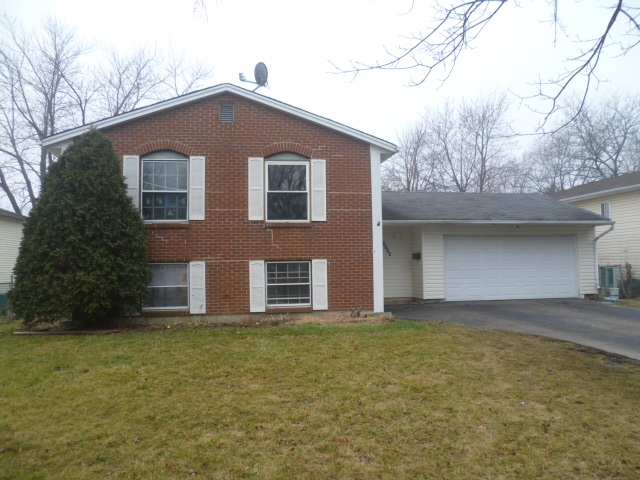 6976 Plumtree Ln, Hanover Park, IL 60133 