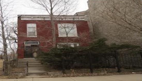 4553 South Champlain, Chicago, IL 60653 