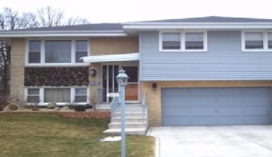 9015 West 93rd Street, Hickory Hills, IL 60457 