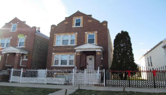 5226 S Campbell Avenue, Chicago, IL 60632 