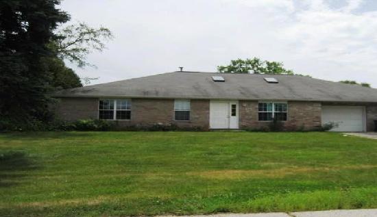 215 Hawthorn Lane, Hoffman Estates, IL 60169 