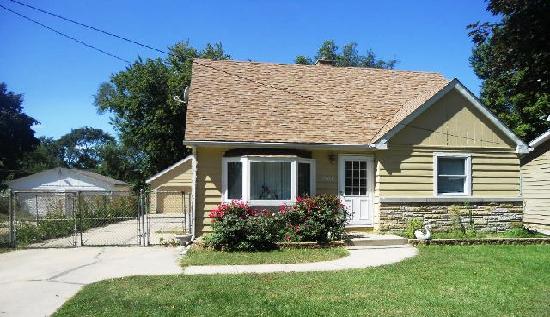 1061 Elliott Ave, Aurora, IL 60505 