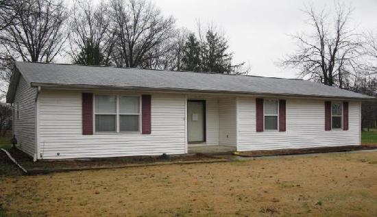 410 S. Dieckmann Street, Vandalia, IL 62471 
