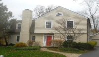 251 Ravine Forest Dr, Lake Bluff, IL 60044 