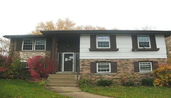 10503 S Stowe Ct, Palos Hills, IL 60465 