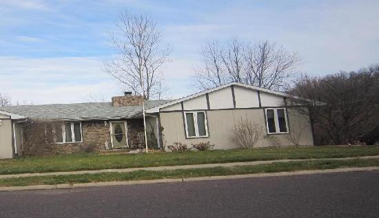 2124 Highwood Avenue, Pekin, IL 61554 