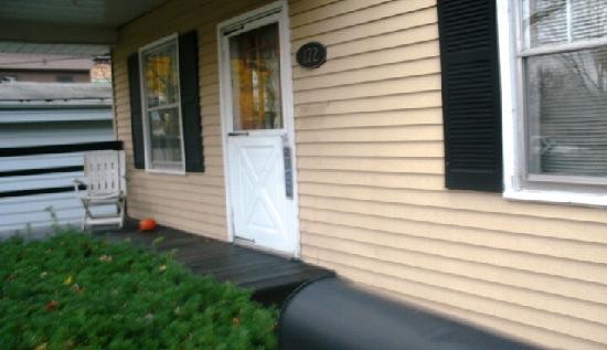 172 S Commonwealth Ave, Elgin, IL 60123 