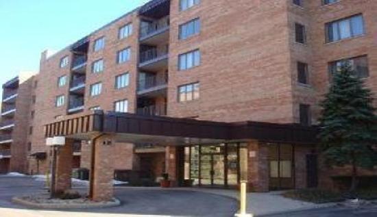 905 Center Street Unit 208, Des Plaines, IL 60016 
