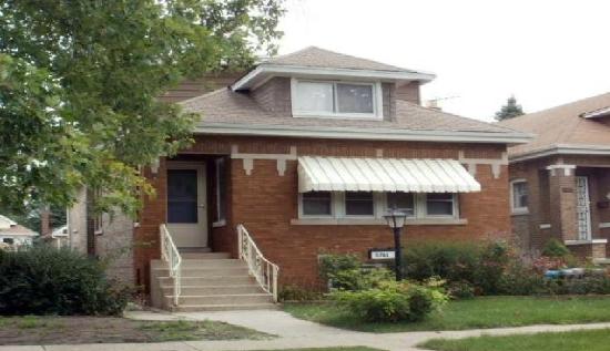 3741 South Clinton Avenue, Berwyn, IL 60402 