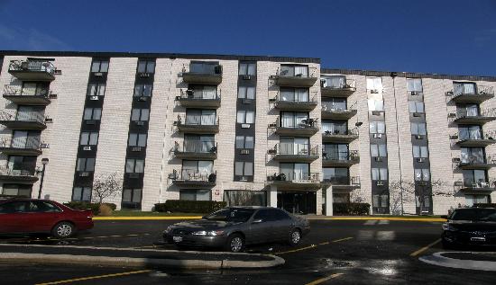 9074 Terrace Drive #5d, Niles, IL 60714 