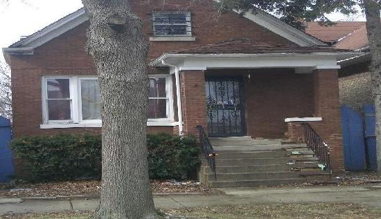 5704 S Artesian Avenue, Chicago, IL 60629 