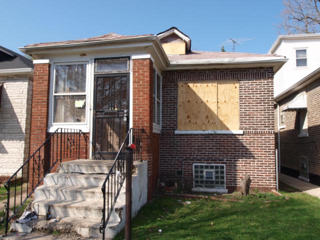 10208 S. Bensley Avenue, Chicago, IL 60617 