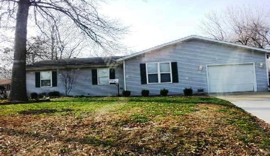 326 Staunton Road, Troy, IL 62294 