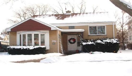 8935 Burlington Avenue, Brookfield, IL 60513 
