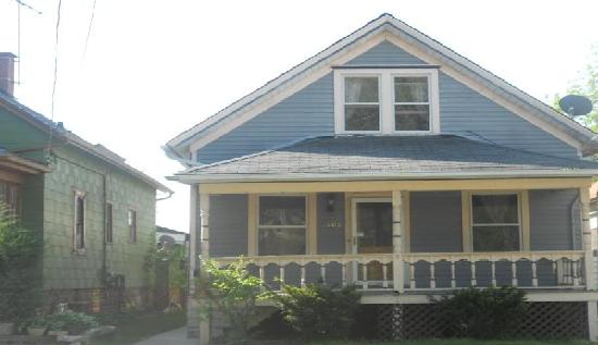 2603 Grove St, Blue Island, IL 60406 