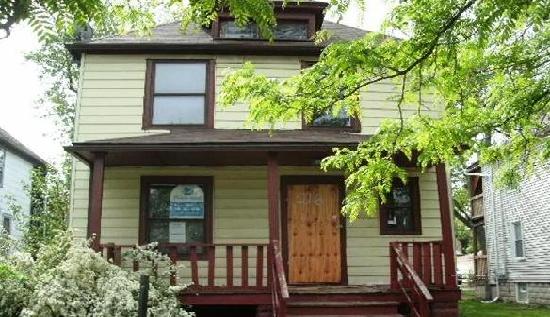 216 S 8th Ave, Maywood, IL 60153 
