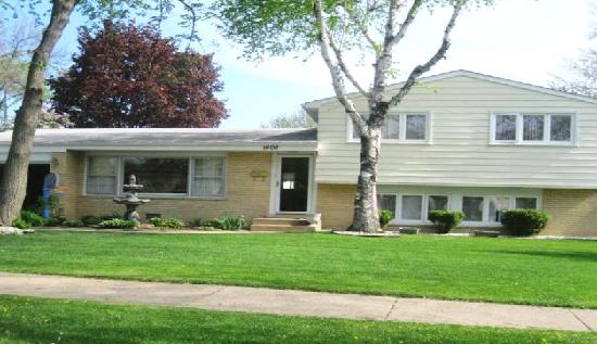 1006 W Frontenac Dr, Arlington Heights, IL 60004 