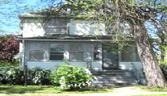 218 S 8th Ave, Maywood, IL 60153 