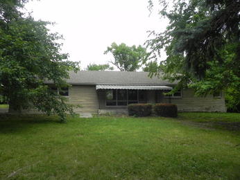 5068 Thrush Ave, Decatur, IL 62521 