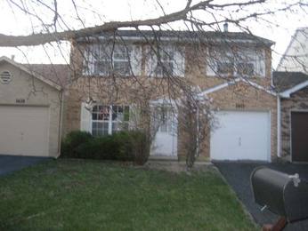 1412 Oxford St, Carol Stream, IL 60188 
