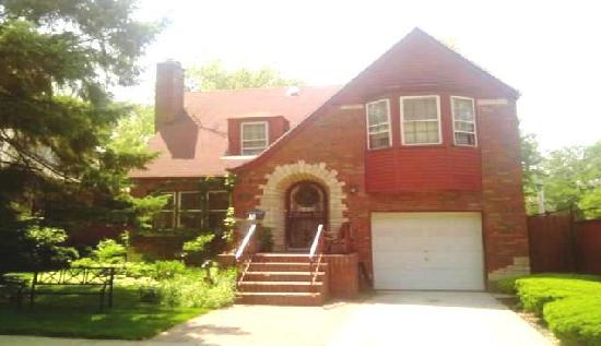 9514 South Hoyne Avenue, Chicago, IL 60643 